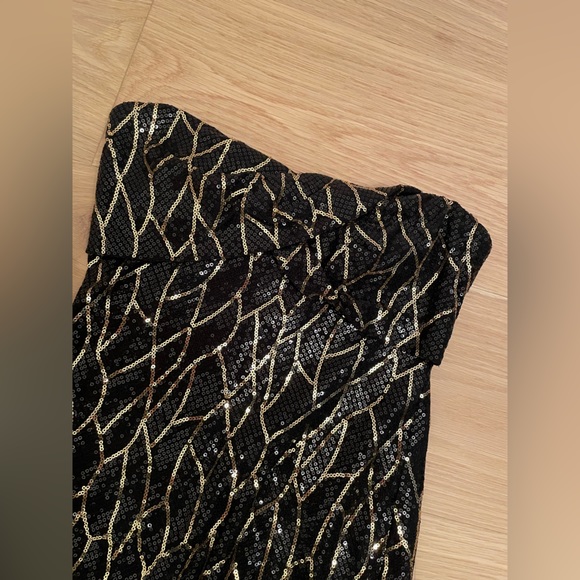 Black and Gold sequin dress - Picture 2 of 3
